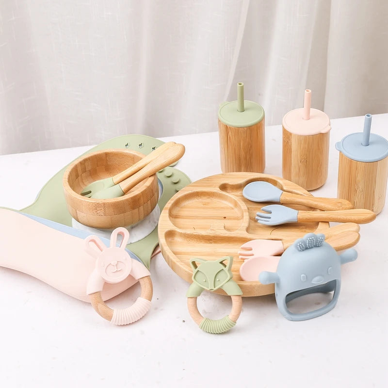 Ensemble - Assiette, Couvert, Gobelet, Bol, Bavoir, Hochet